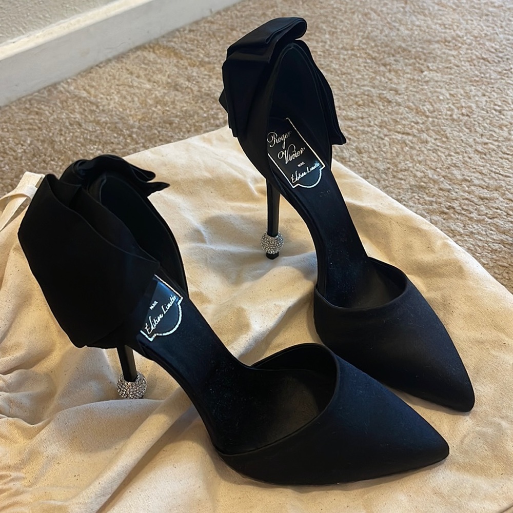 Roger vivier black bow pump